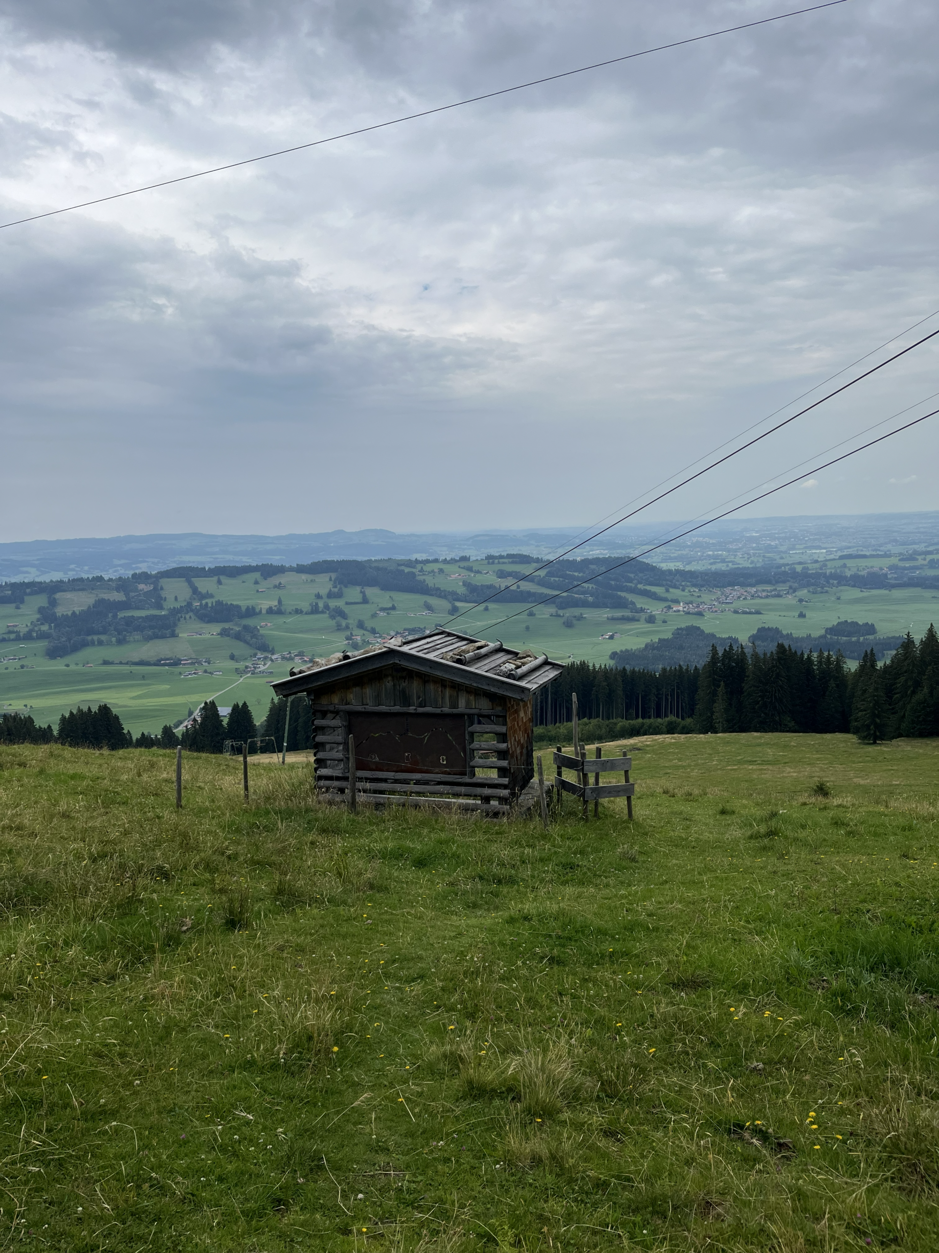Szene vom Biergenusswanderweg am Breitensteiner Berg, aufgenommen beim Abstieg zur Neumayer Hütte – fotografiert von Bergkompass Bergwanderführer Pascal Schirmer