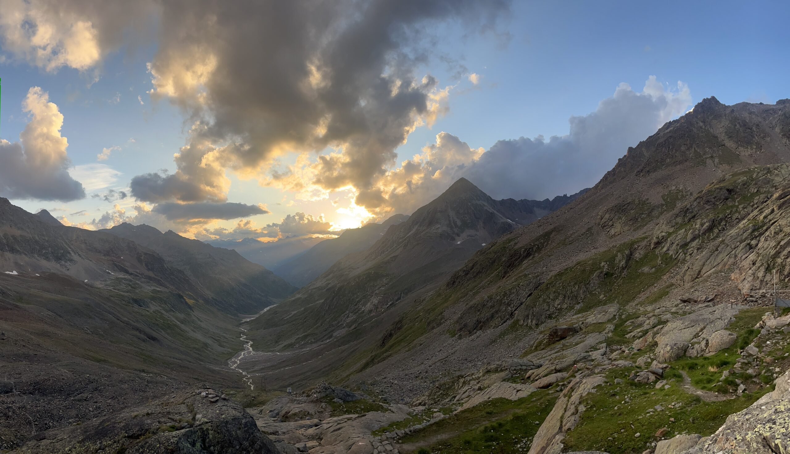 Abendstimmung über dem Windachtal bei der Siegerlandhütte – fotografiert von Bergkompass Bergwanderführer Pascal Schirmer
